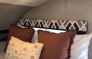 Rare King Bed | Auto Leveling | Easy to Drive