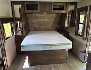 Dutchmen RV Coleman Light 1805RB