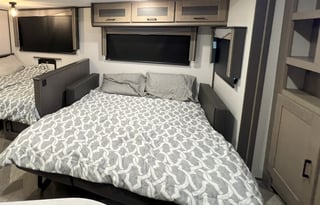 2021 Cruiser Twilight Signature TWS 3300