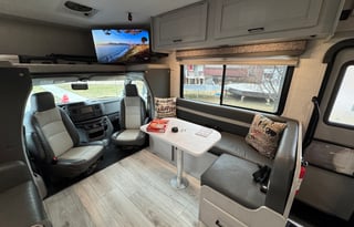 2025 28ft Coachmen 26DS - Sleeps 6