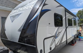 2020 Shadow Cruiser 280QBS - Sleeps 11 - Light