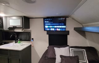 ★FULL size BUNKS★Sleeps 6★Exit 407