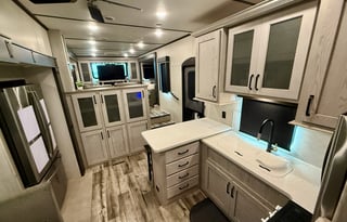 2022 Montana High Country 377FL (BRFL 1811)