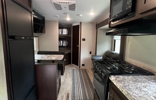 2018 KZ Sportsmen LE 261BHLE