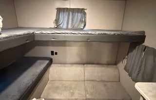 The Happy Hideaway | Family Bunkhouse • Sleeps 10