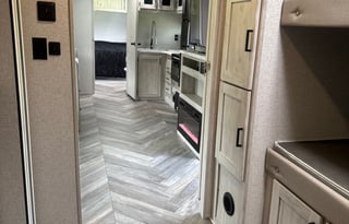 2023 EAST TO WEST Della Terra 312BH