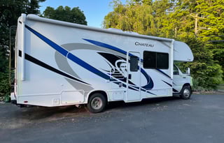 2022 Thor Motor Coach Chateau 27R