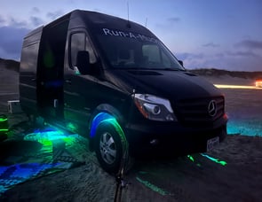 Mercedes Benz Sprinter 2500 144"