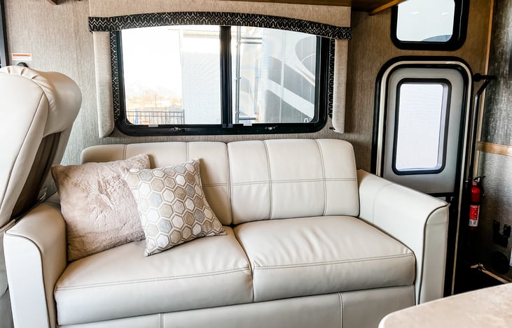 Sofa that pulls out into queen bed