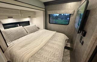 Clean&Comfortable 2023 Forest River Sunseeker LE