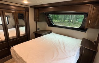 2022 Grand Design Solitude S-Class 3550BH