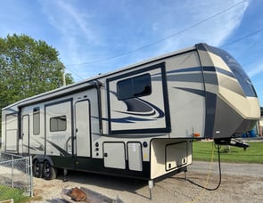 Forest River RV Sandpiper 38FKOK