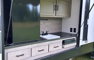 Outback | Large & Luxurious w/ Bunkhouse Sleeps 10