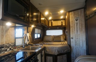 Compact & Loaded Thor Freedom Elite 23H Motorhome