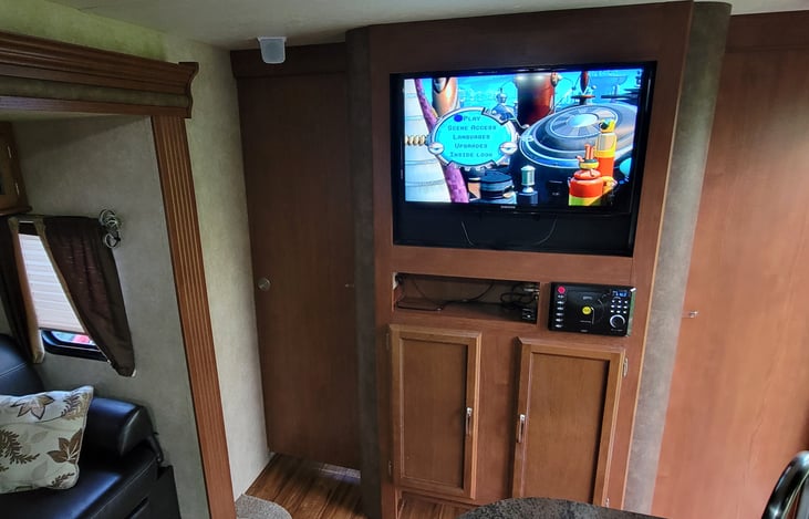 Main living area with dvd/cd/ fm radio option with indoor/outdoor speakers