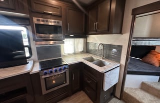 2021 Dutchmen RV Atlas 2942BHF