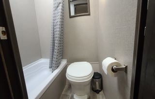 The Rolling Cabin, Sleeps 4 (Free insurance)