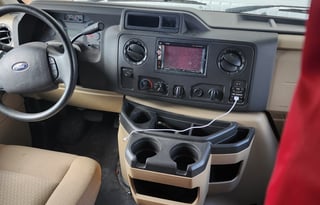 Neat 24ft class C, easy, comfy getaway!