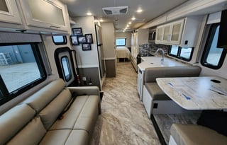 Luxury RV Adventure: Rent the Eclipse 34J Class A!