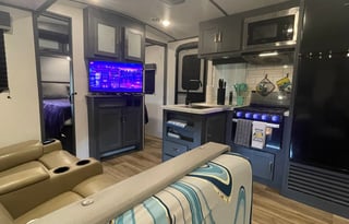 LoOk! Fully Loaded 2022 Keystone Bullet!
