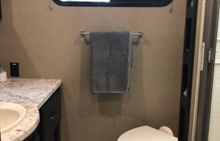 Couples Luxury RV Retreat – Pet-Friendly