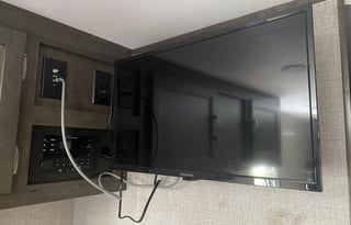 The Jay Bird's Home on the Road