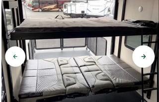 **Grand Design Momentum 31*2 bathrooms!