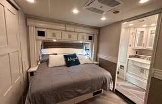 2021 Diesel, Bunks, 2 Full Baths