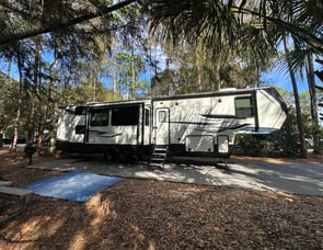 Keystone RV Montana High Country 381TB