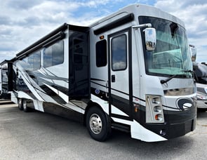 Forest River RV Berkshire XLT 45E