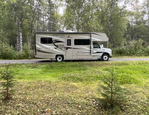 Coachmen RV Leprechaun 230CB Ford 350