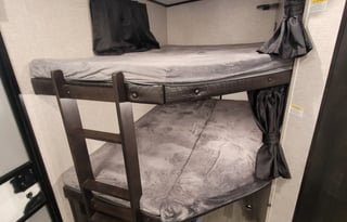 "Glacier" Happy Glamper