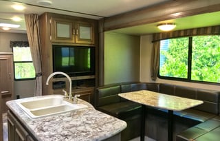 Keystone Passport 3320BH