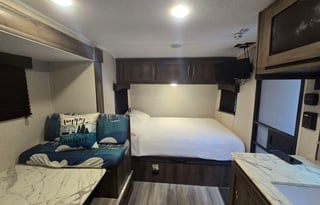 2021 Viking 2  BHS 1 slideout Vacation on Wheels