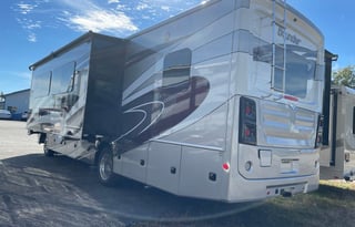 2022 Fleetwood RV Bounder 33C (Brand New)