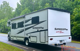 Forest River Sunseeker LE Model 2850SLE Motorhome