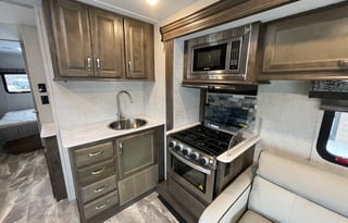 2022 GULFSTREAM WITH BUNK BEDS AND KIDS APPROVED