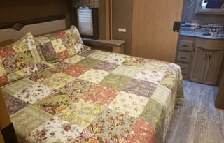 2019 Thor Motor Coach Hurricane 35M