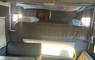 Four Winds 23P - Rare F-Series RV, All Essentials!