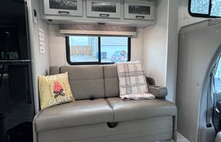 2025 31ft Coachmen 29KB - Sleeps 8