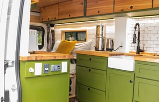 Serenity - Your Cozy Home on Wheels