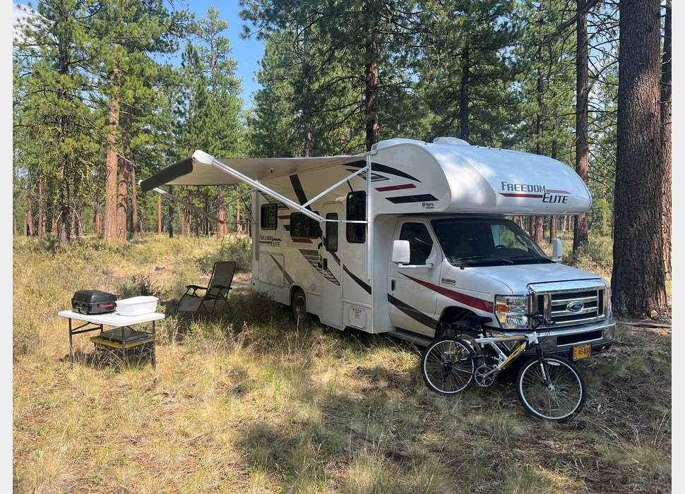 Class C Motor Home rentals in Clackamas