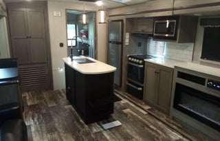 "EM-50 Urban Assault Vehicle"Luxury unit/Bunkhouse