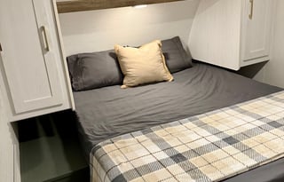 Glamping & Grace - Your HGTV Inspired "Roamstead"