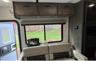 Fully Stocked NEW FR3 Class A Seats 8 sleeps 10