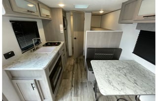 2024 Coleman Lantern 17B - Sleeps 5
