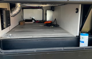 **Campy the SUPER COOL pet friendly 5th Wheel**