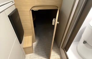 "WanderPop" - Luxury Off Grid Noovo Camper Van