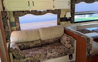 Cozy Family Camper | Sleeps 6 | Delivery Available