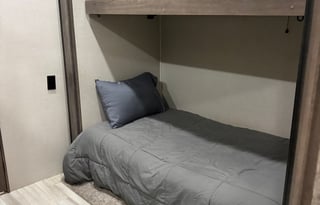Rolling Family Retreat Bunk House with 2 full bath